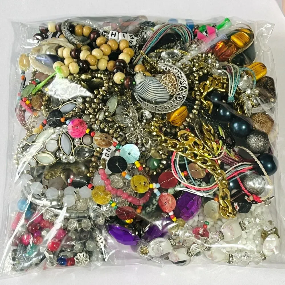VTG - Now Repurpose Junk Jewelry Rhinestone Beads DIY Craft Supplies Box 1#10.8